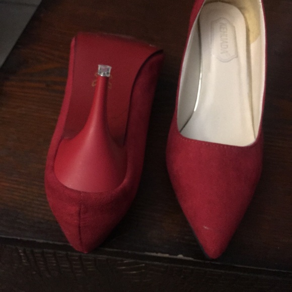 Heels - Picture 4 of 4